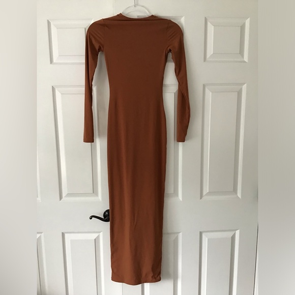 SKIMS Fits Everybody Crew Neck Long Sleeve Dress | Bronze - Picture 6 of 13